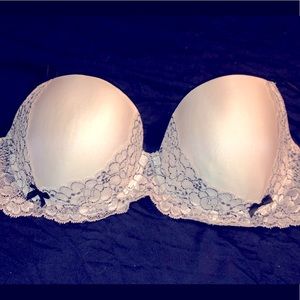 Victoria’s Secret dream angels bra